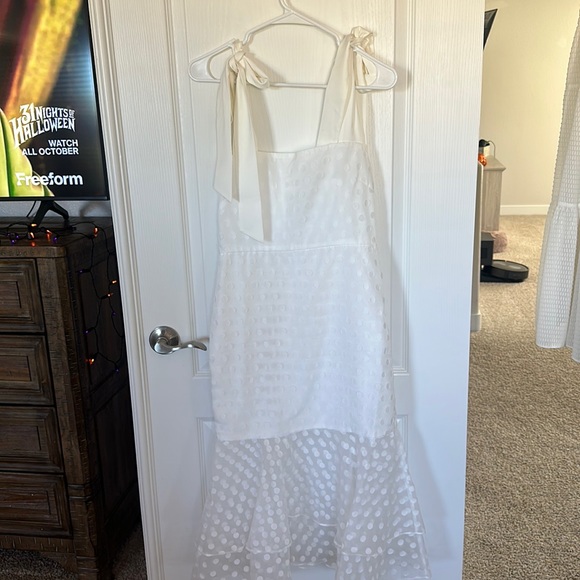 Lovers & Friends White Dress - Picture 3 of 4